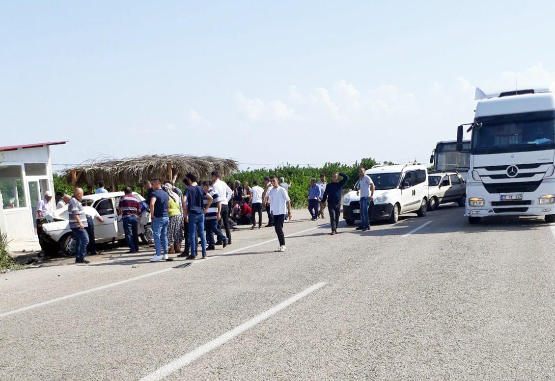 Adana'da trafik kazası: 3'ü ağır 7 yaralı