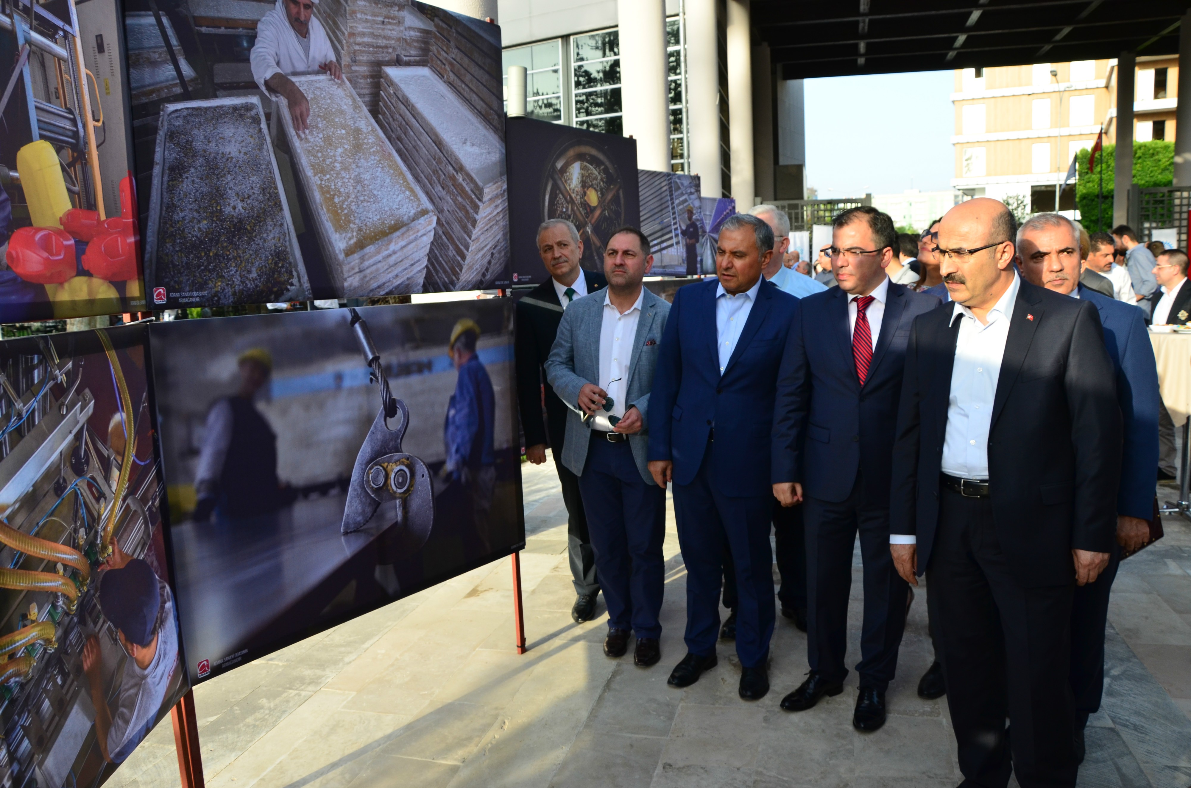 Adana'da “Sanayi” konulu fotoğraf sergisi açıldı