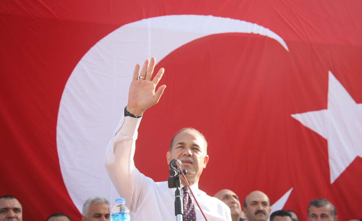 SÖZLÜ SAHAYA İNDİ