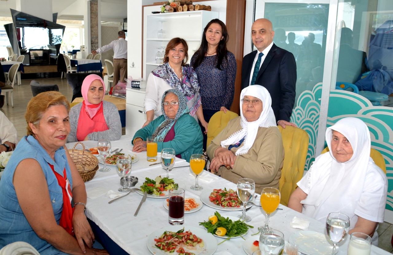 Adana Eczacı Odası Huzurevi Sakinlerini Ağırladı