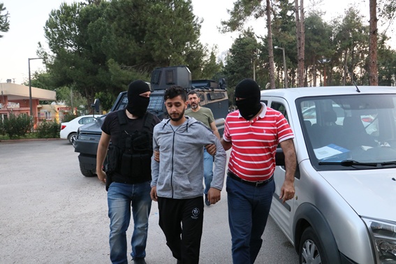 Adana’da DEAŞ operasyonu: 9 gözaltı