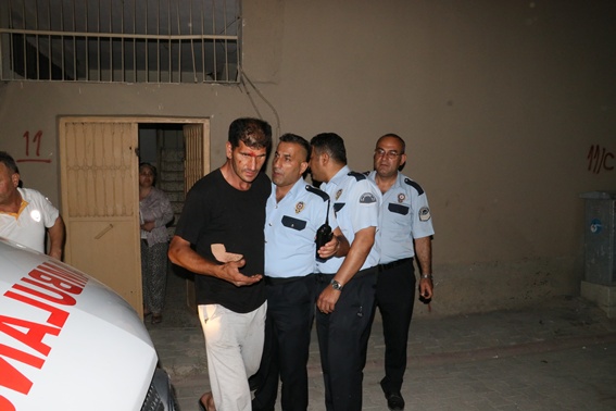 Sahurda hırsız ev sahibini bıçakladı