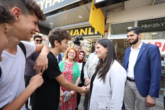 Bakan Sarıeroğlu esnaf turuna çıktı