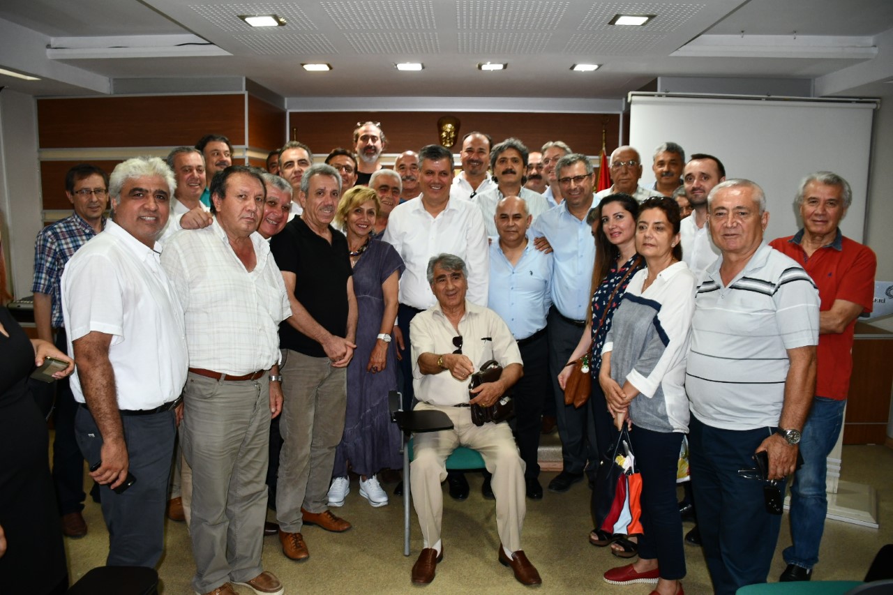 Ayhan Barut'a meslektaşlarından destek
