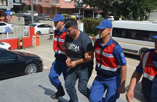 Kozan’da üfürükçü yakalandı