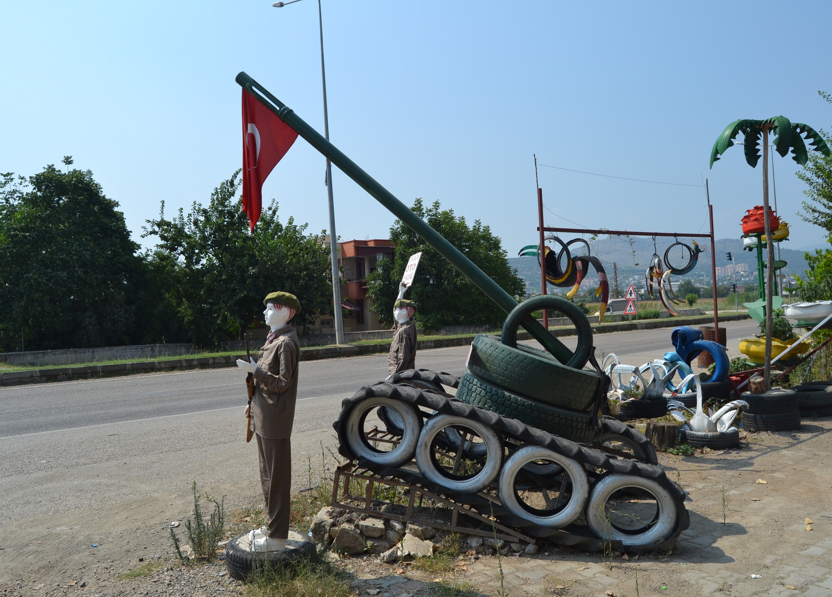 15 Temmuz anısına yol kenarında tank hatırası