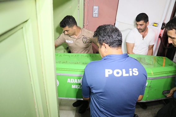 Kadın polisi başından vurarak öldürdüler