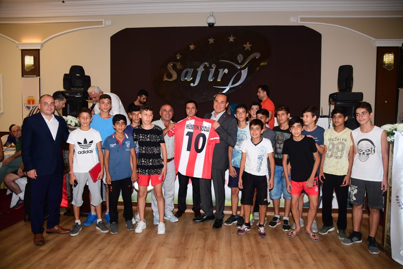 Şampiyon amatör spor kulüpleri yemekte buluştu