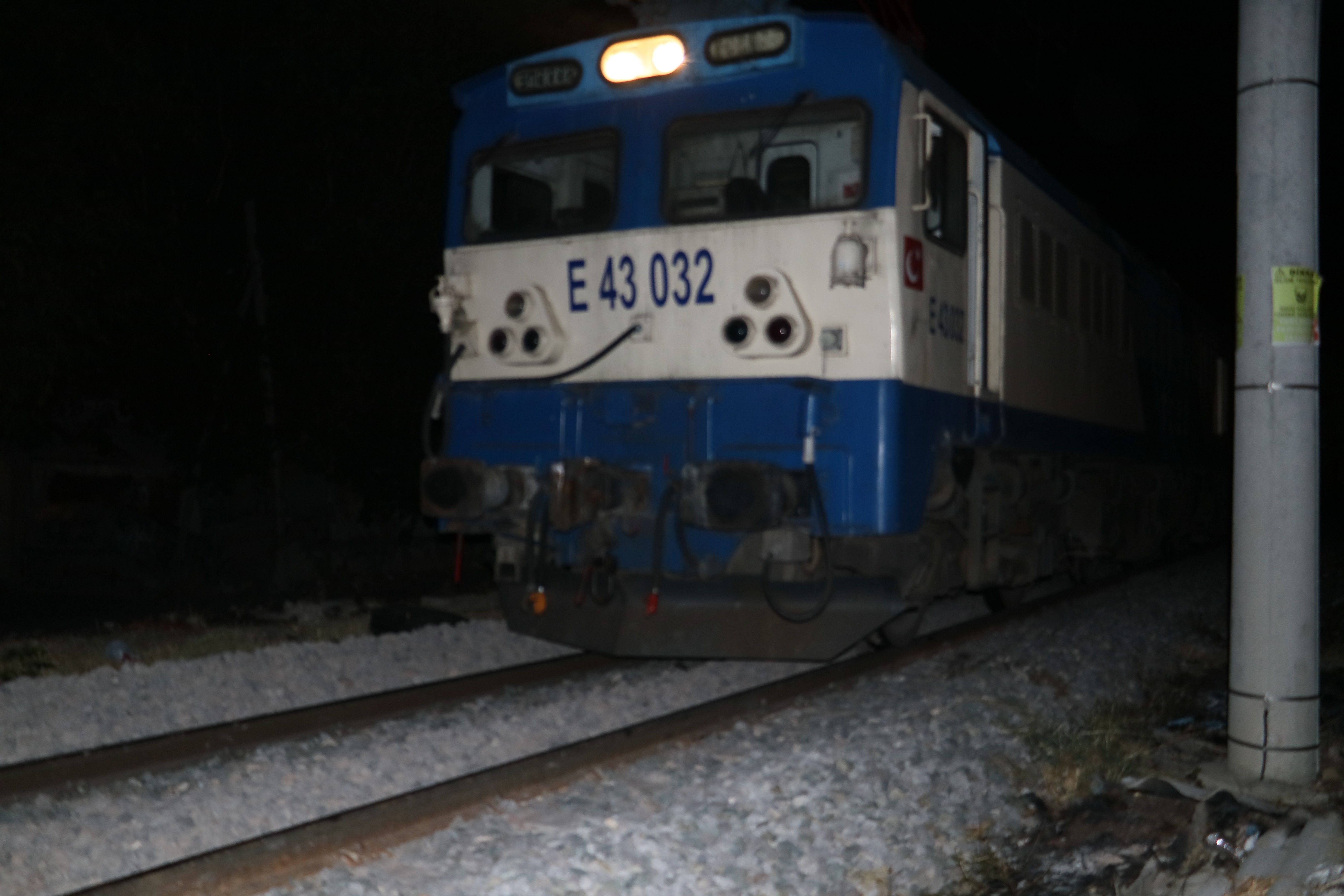 Hemzemin geçidi yakınında alkol alan şahsa tren çarptı