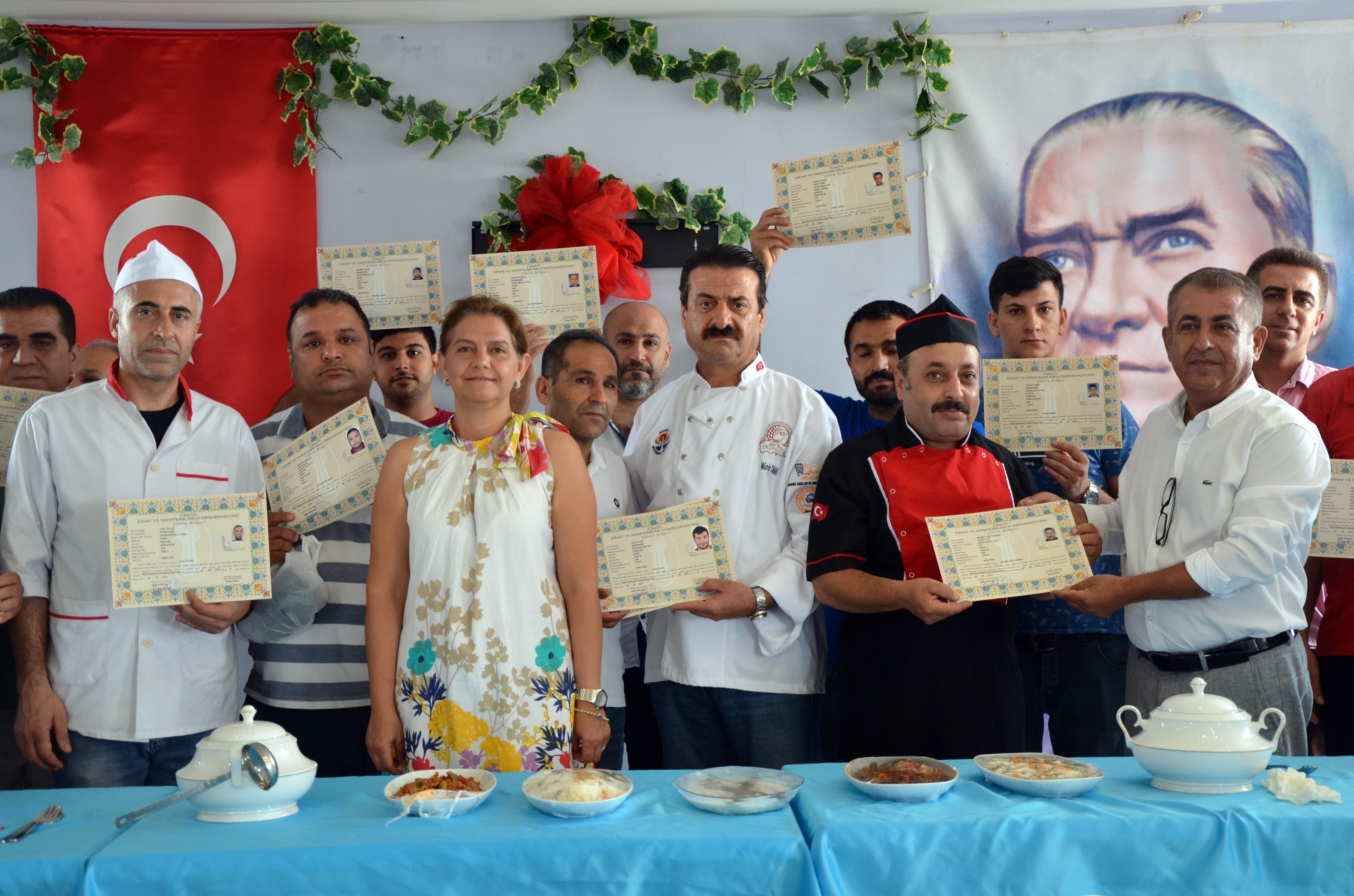 Kebap ustası olabilmek için maharetlerini gösterdiler