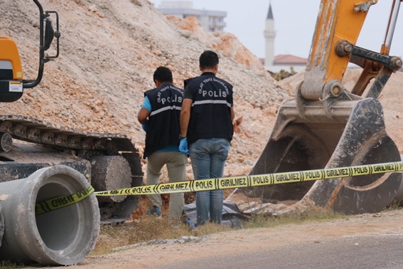 Göçük altında kalan işçi hayatını kaybetti