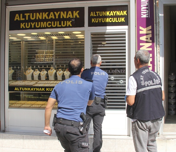 Soygun girişimi kamerada