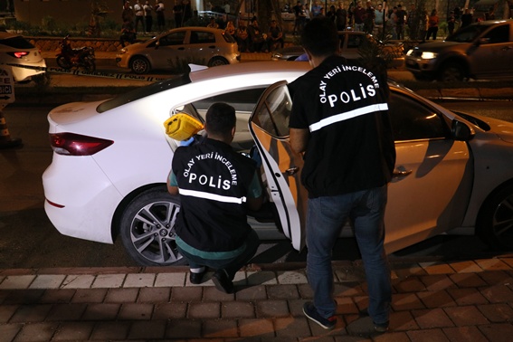 Müteahhit aracının içinde pompalı tüfekle intihar etti