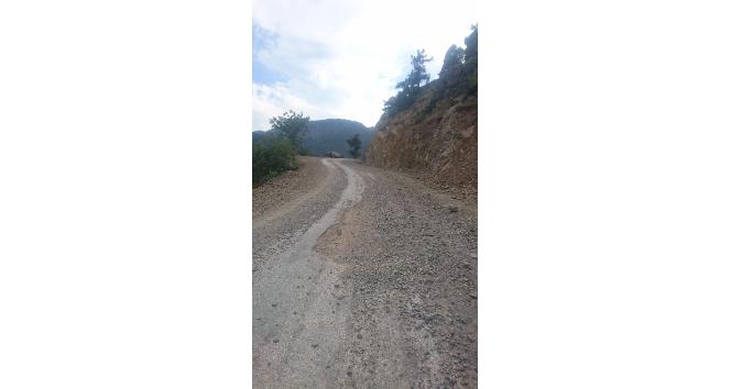 14 kilometrelik yol 1.5 yıldır bitirilemedi