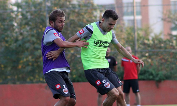 Kaplan’ı forvet hattı düşündürüyor