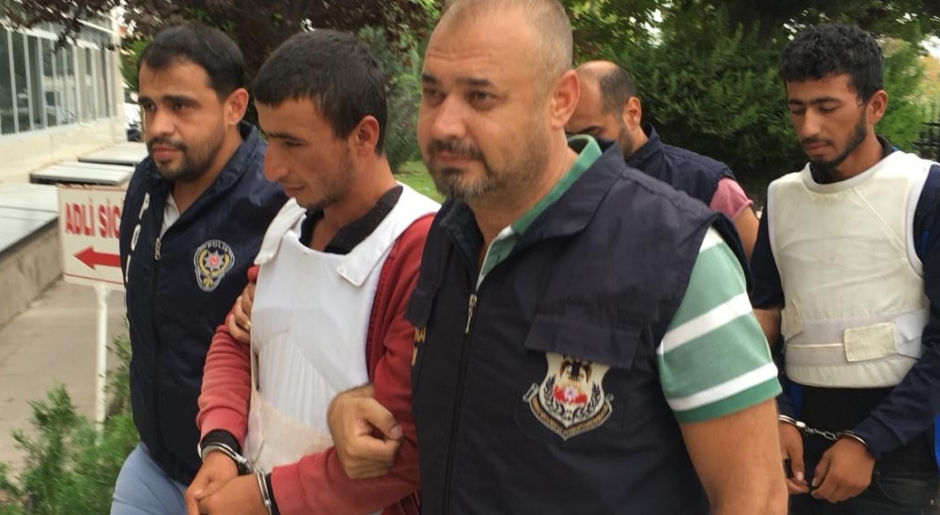 YPG'li baba öz kızına tecavüz etmiş