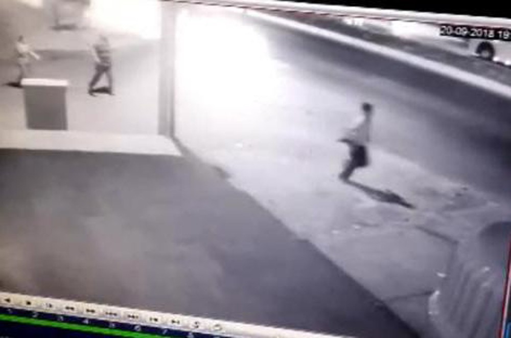 Kadın 'kocam evde yok gel' diye mesaj attı, oğlu öldürdü