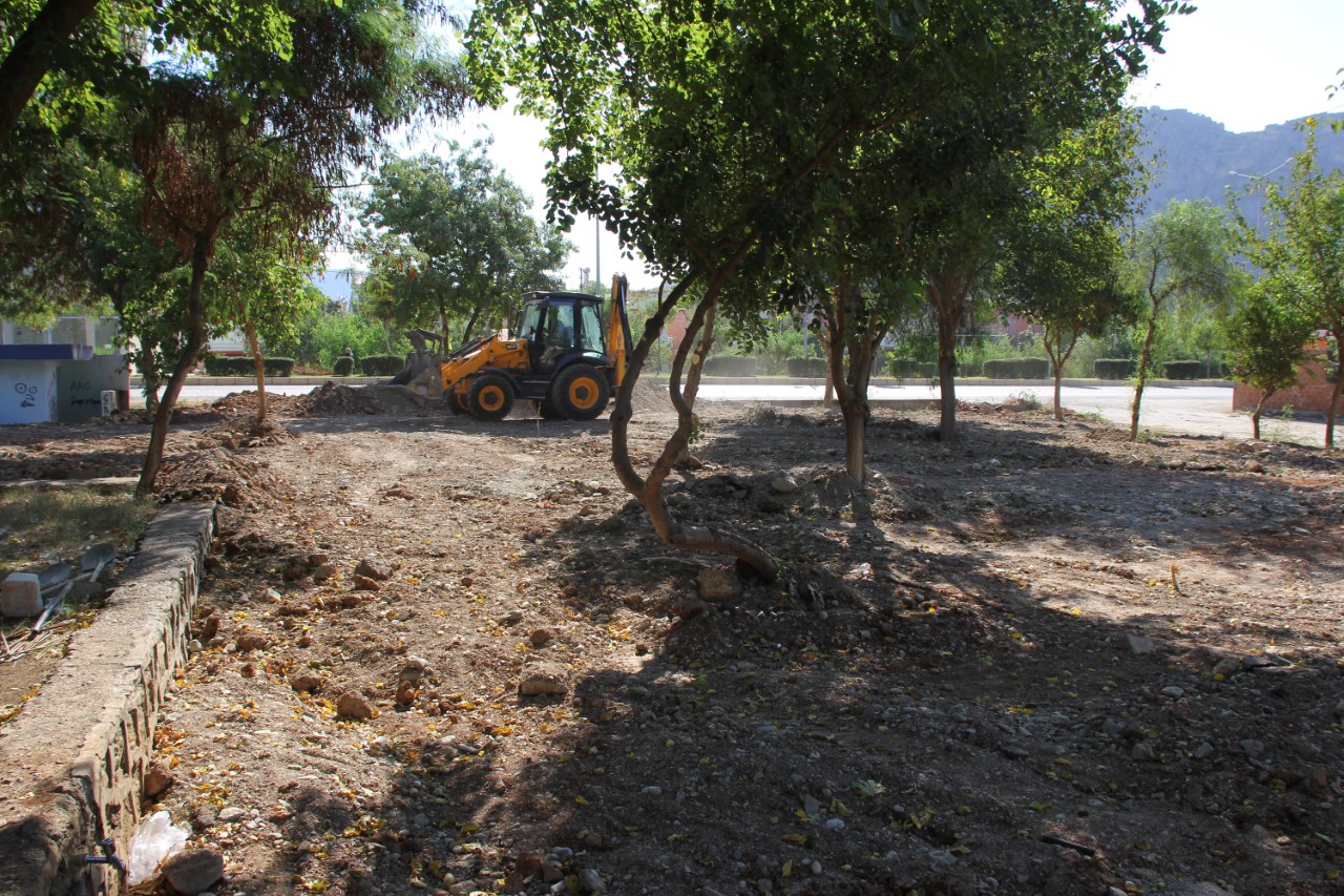 Rauf Denktaş parkı sil baştan
