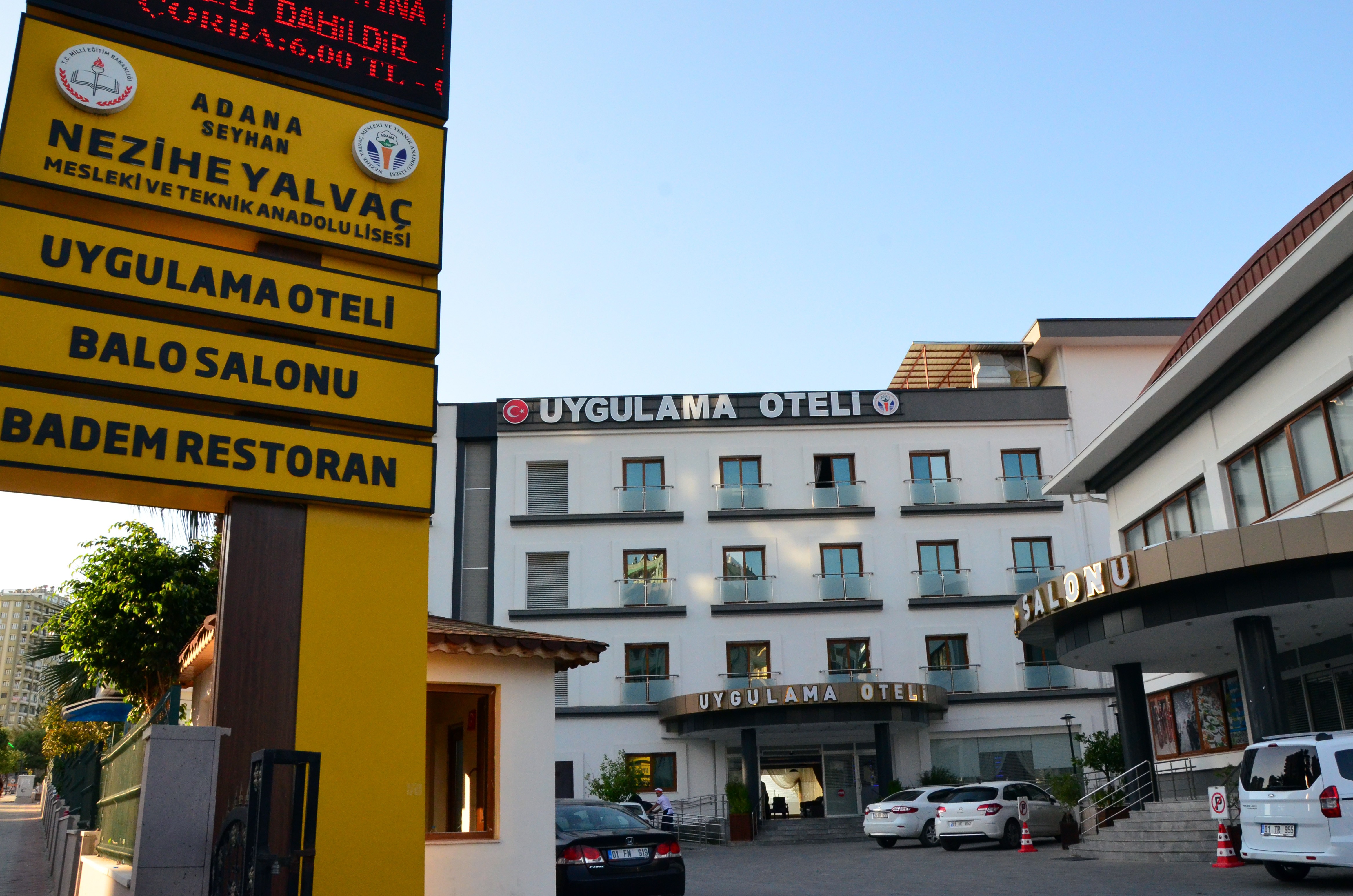 Uygulama oteli işleten lise, 2 buçuk milyon lira ciro yaptı