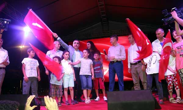 Çelikcan, “Bu millet bir destan daha yazıyor”
