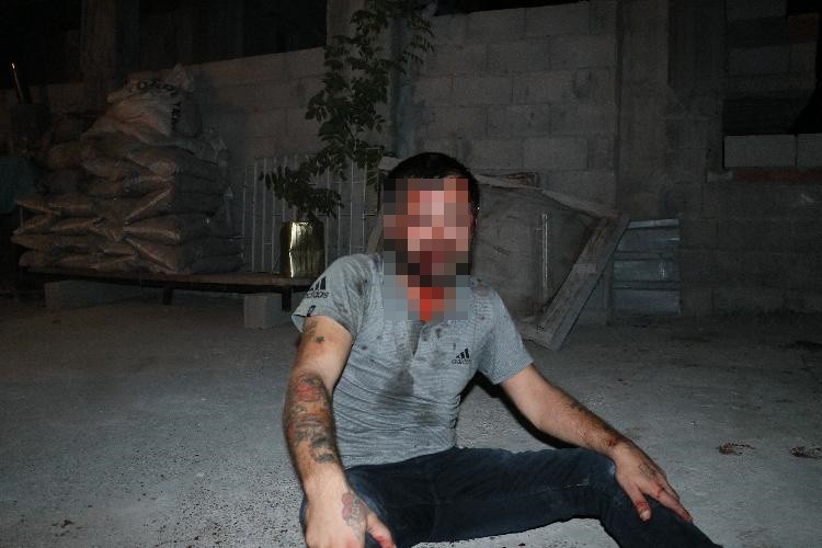 Hırsıza ev sahibi şoku