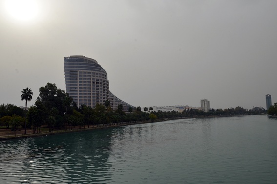 Adana'yı toz bulutu sardı