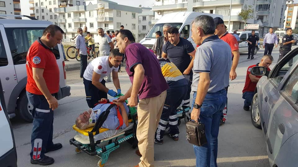Otomobiller kafa kafaya çarpıştı: 4 yaralı