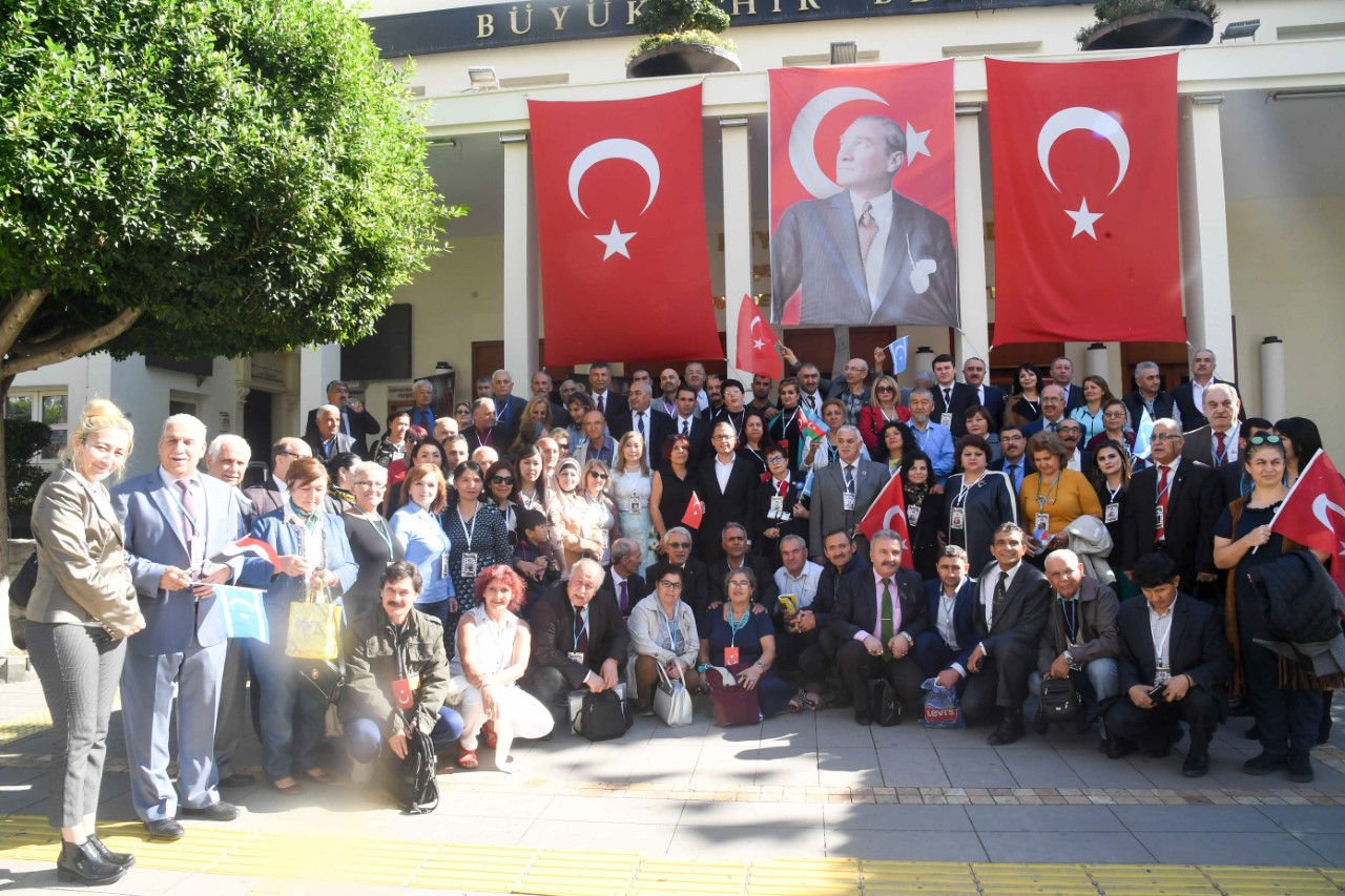 Türk dünyasının şair ve müzisyenleri Adana’da