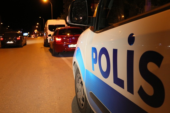 Acemi hırsız çaldığı otomobili stop ettirince yakalandı