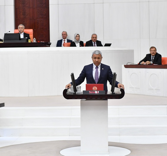 Sümer arı gibi çalışıyor
