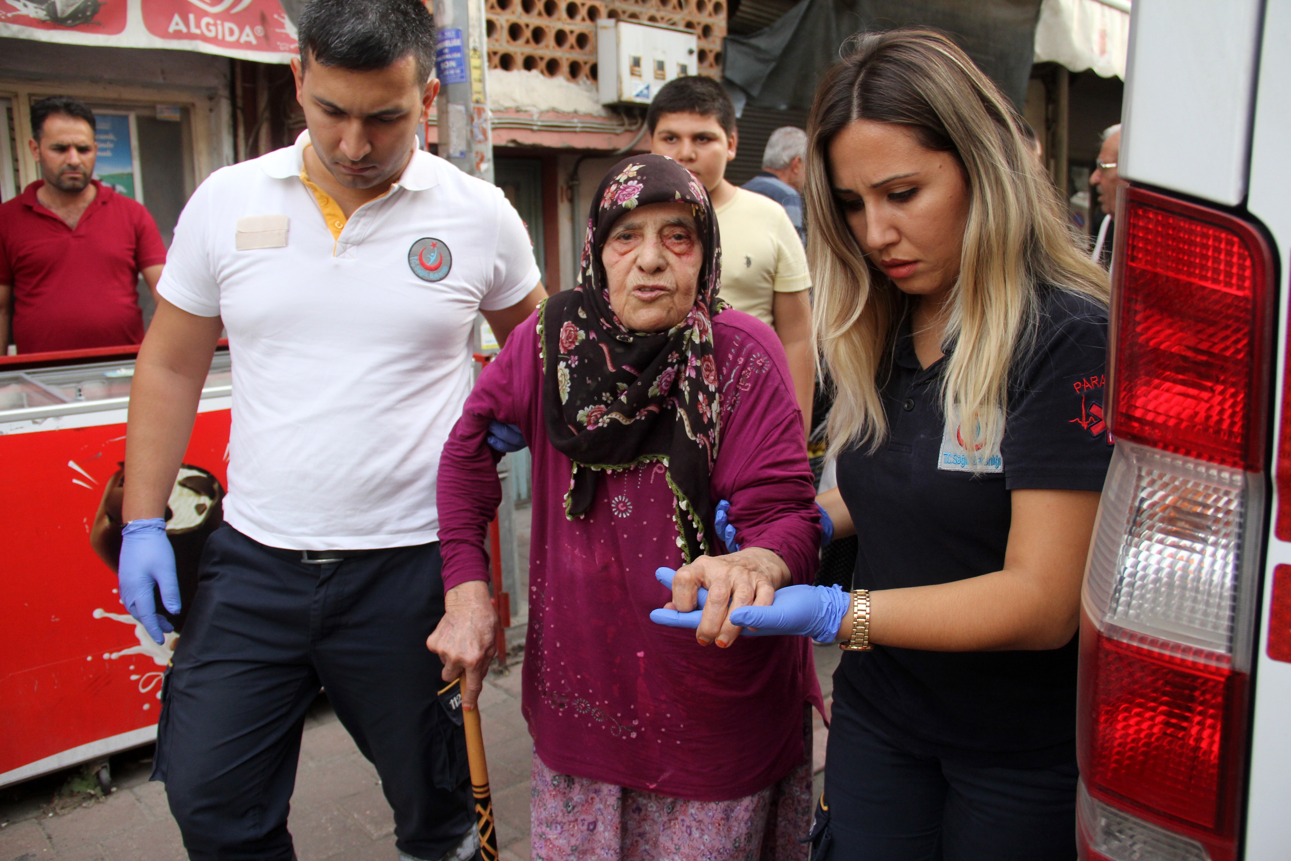 Murat Göğebakan'ın kuzeni, annesini darp etti