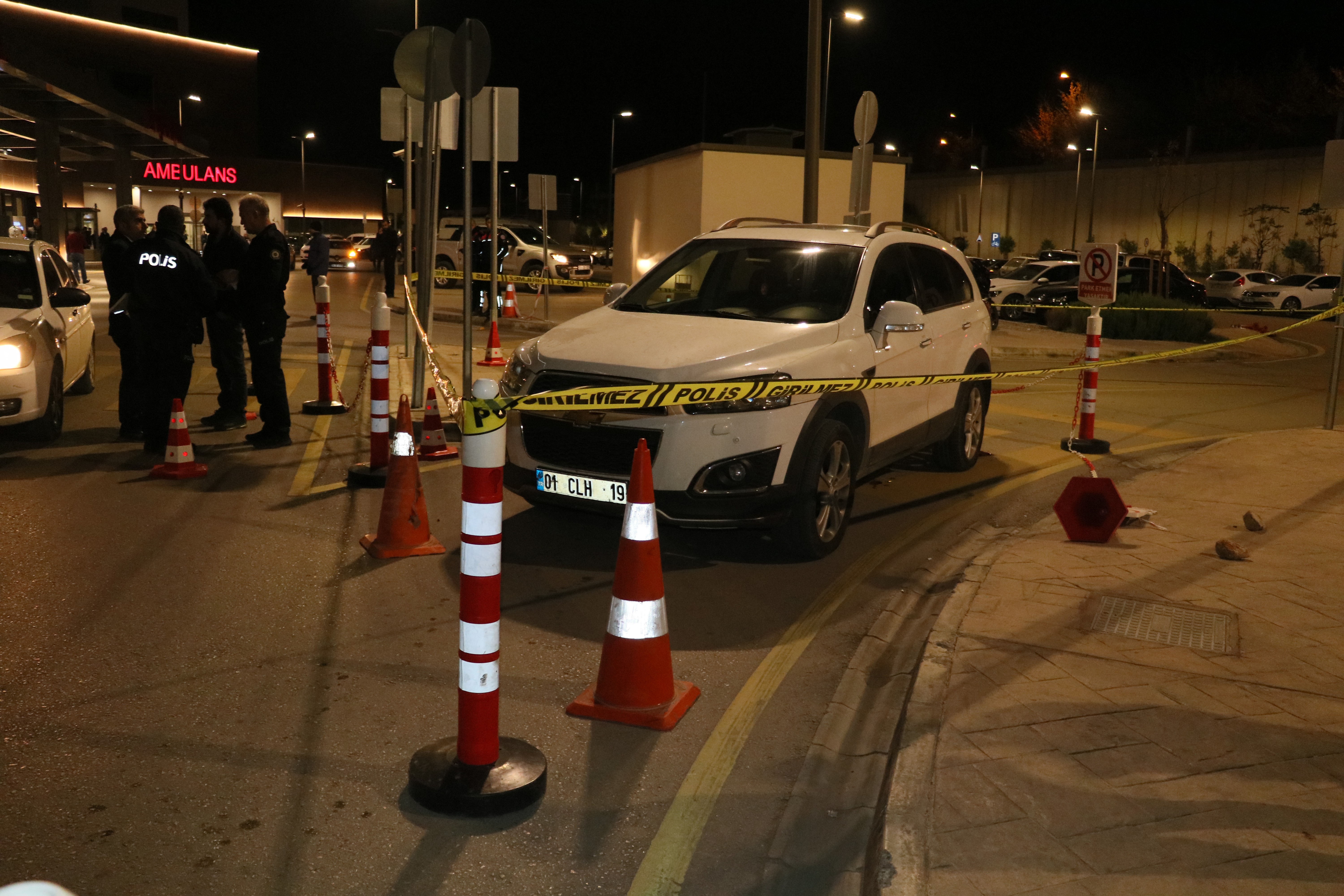 Hastane otoparkında silahlı saldırı: 1 ölü, 2 yaralı