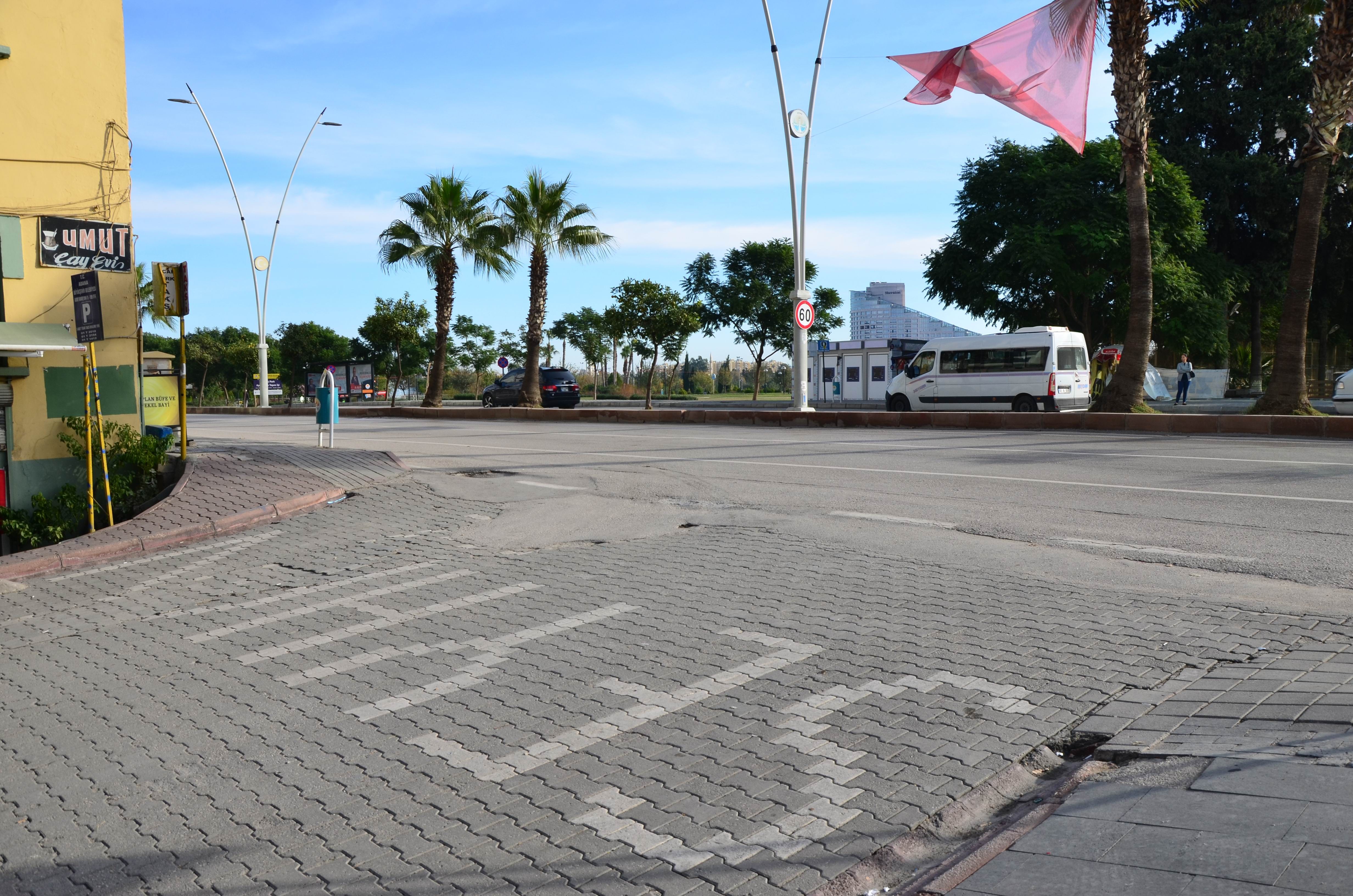 Türkkuşu Caddesi, altgeçit ile Merkez Camii Otoparkı’na bağlanıyor