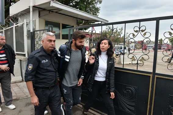 Erkek yolcu kadın sürücüyü darp etti