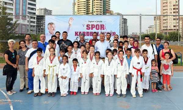Seyhan’da 3 yılda 100 bin kişiye spor eğitimi