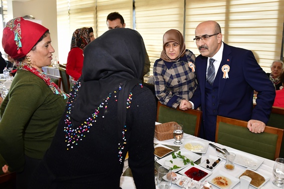 Valinin gündemi kadınlar