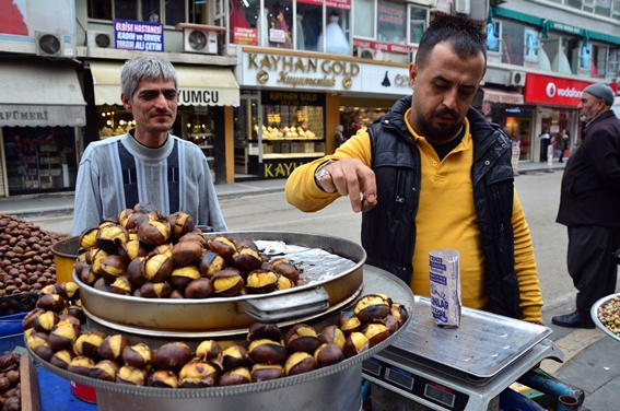 Kestane kebap cep yakıyor