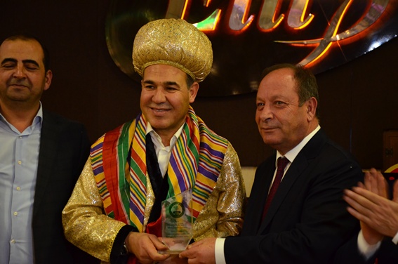 Obrukçu veda etti
