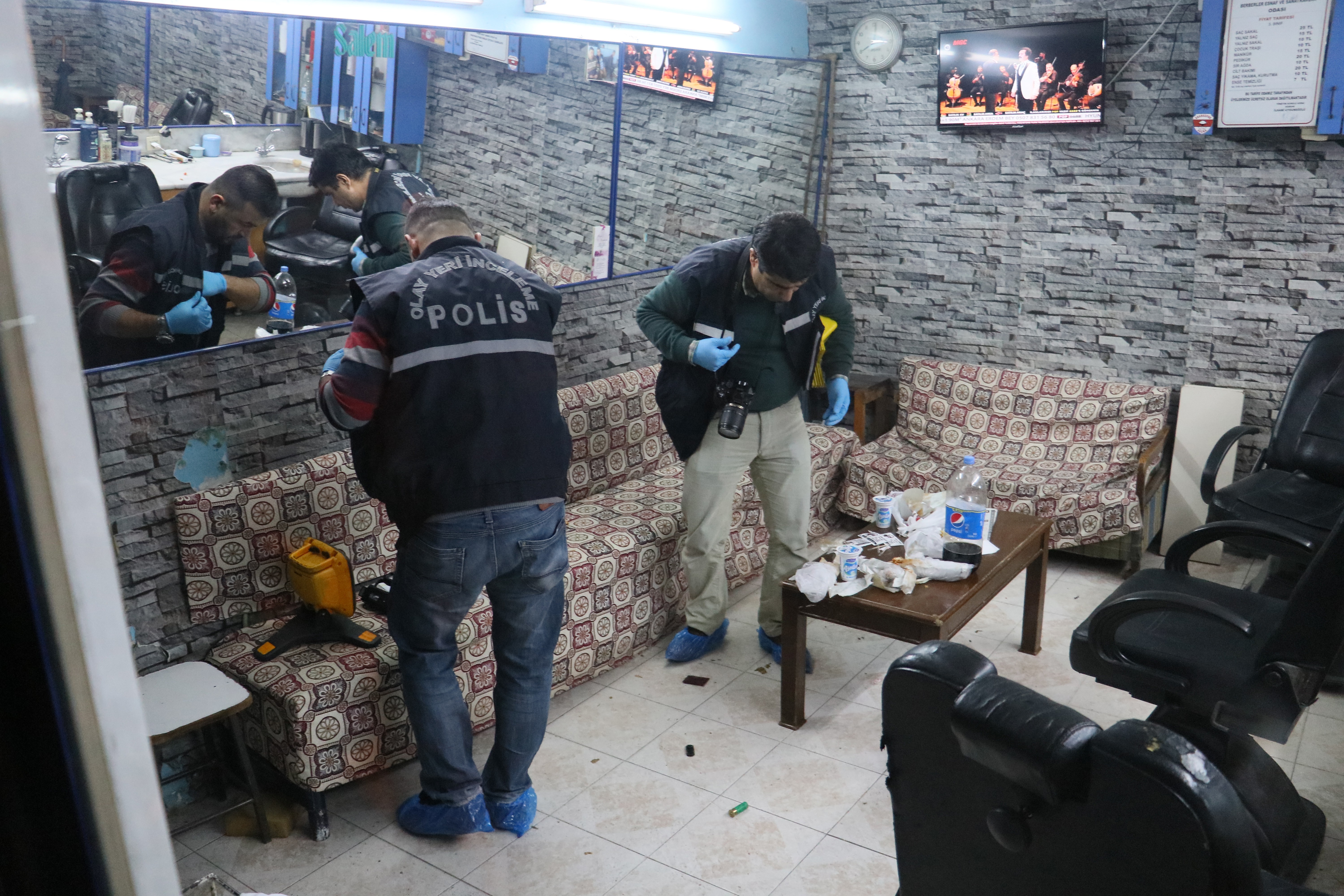 Berbere gitti, pompalı tüfekle vuruldu