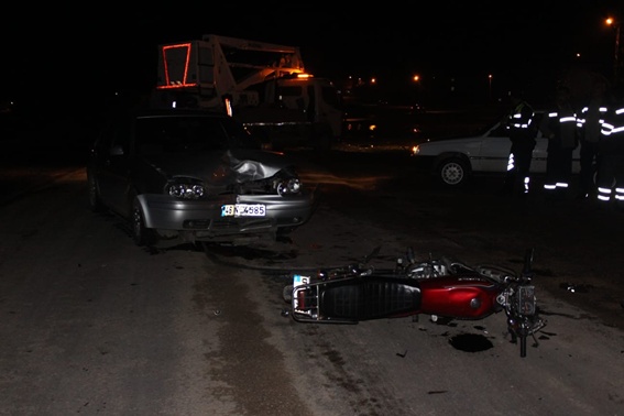 Otomobil ile motosiklet çarpıştı: 1 yaralı