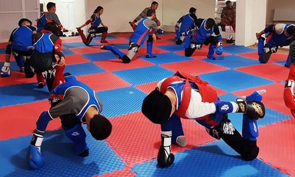 Tufanbeylili gençler muay thai öğreniyor