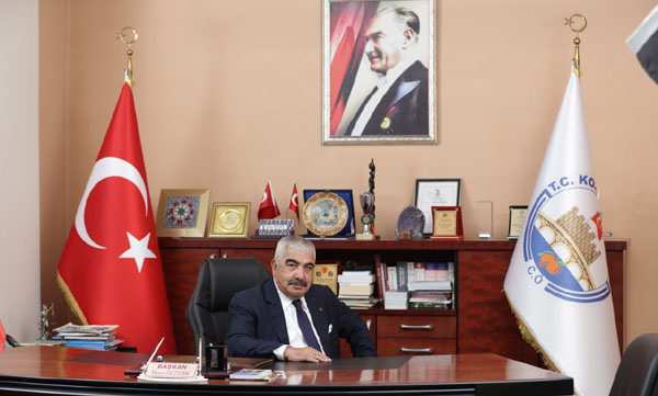 Öztürk “Üç Katagoride Yılın Başarılı Belediye Başkanı”