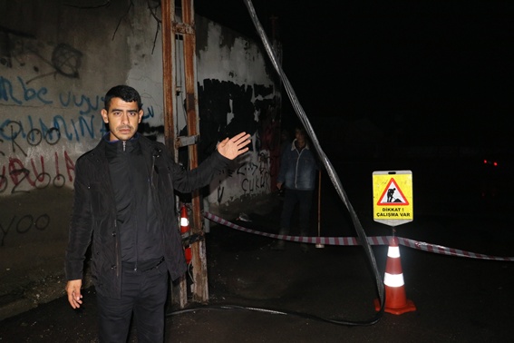 Elektrik telleri havai fişek gibi patladı