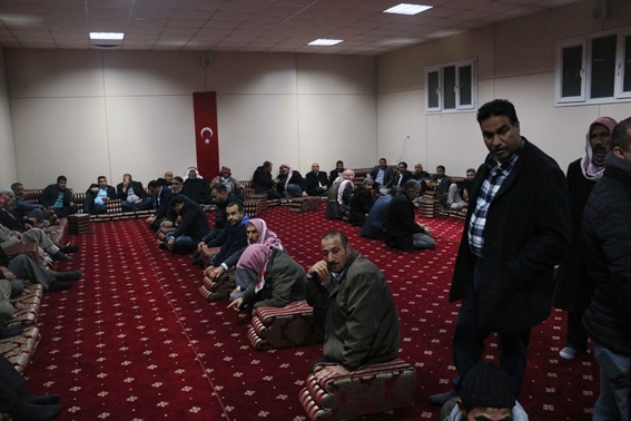 Su borusunda sıkışan kardeşler Adana'da