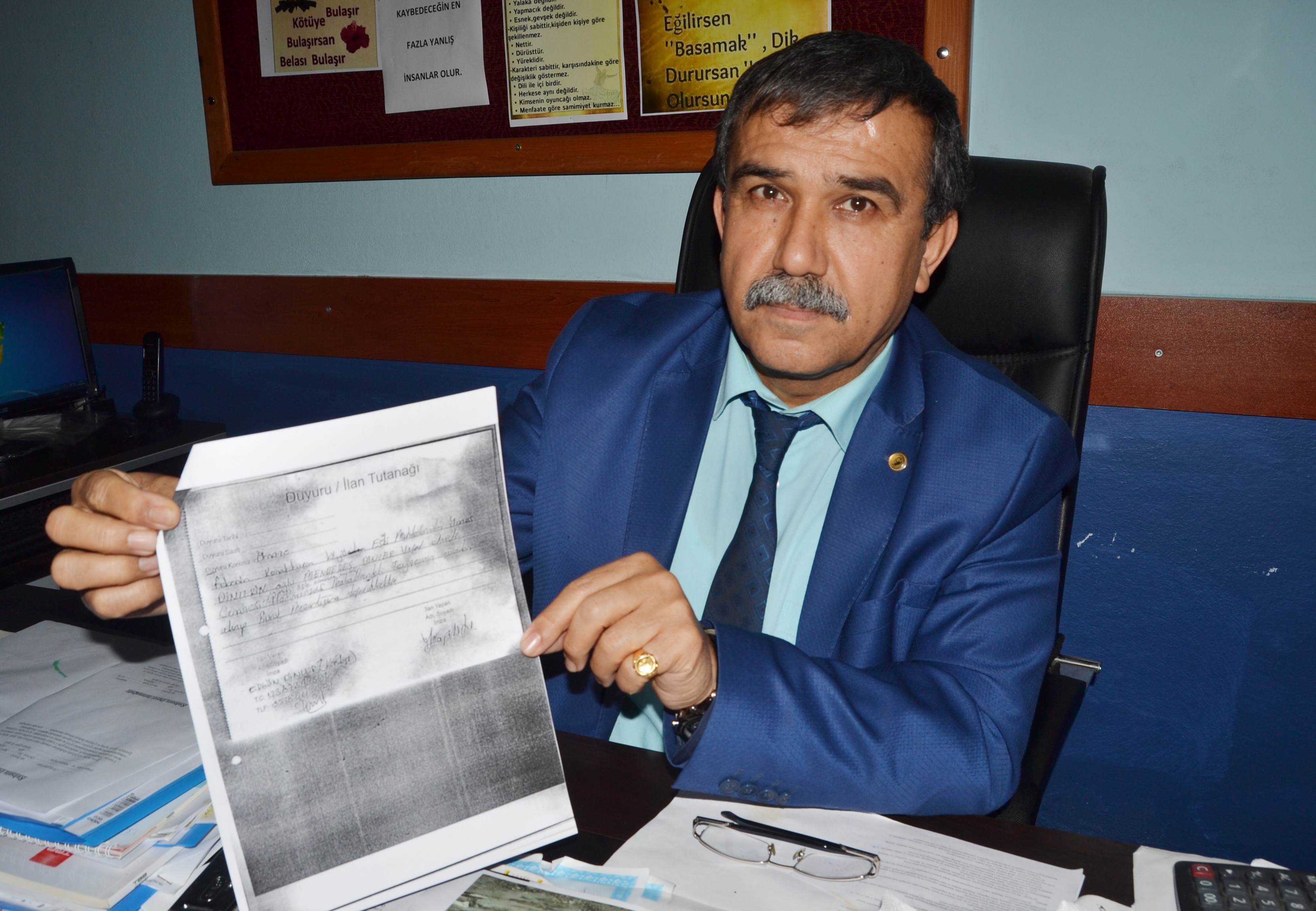 Eşine kızıp öldüğünü anons ettirdi, belediye ile mahkemelik oldu