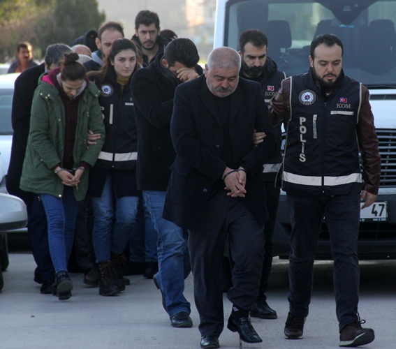 EMEKLİLER DERNEĞİ EMEKLİLERİ DOLANDIRDI!