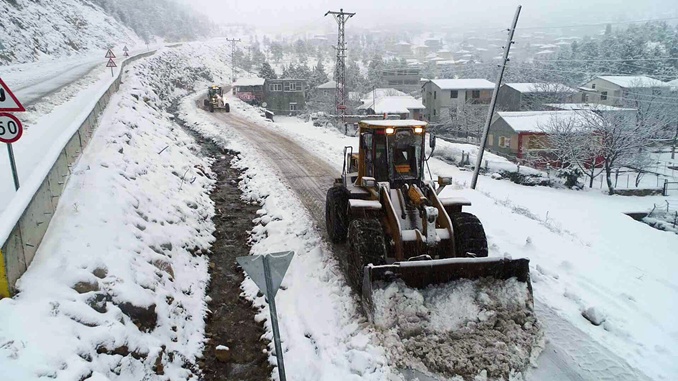 Pozantı’da kar keyfi