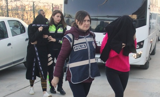 Masaj salonunda fuhuş yaptıranlar adliyede