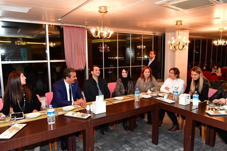 Başkan Soner Çetin, hayvanseverlerle buluştu