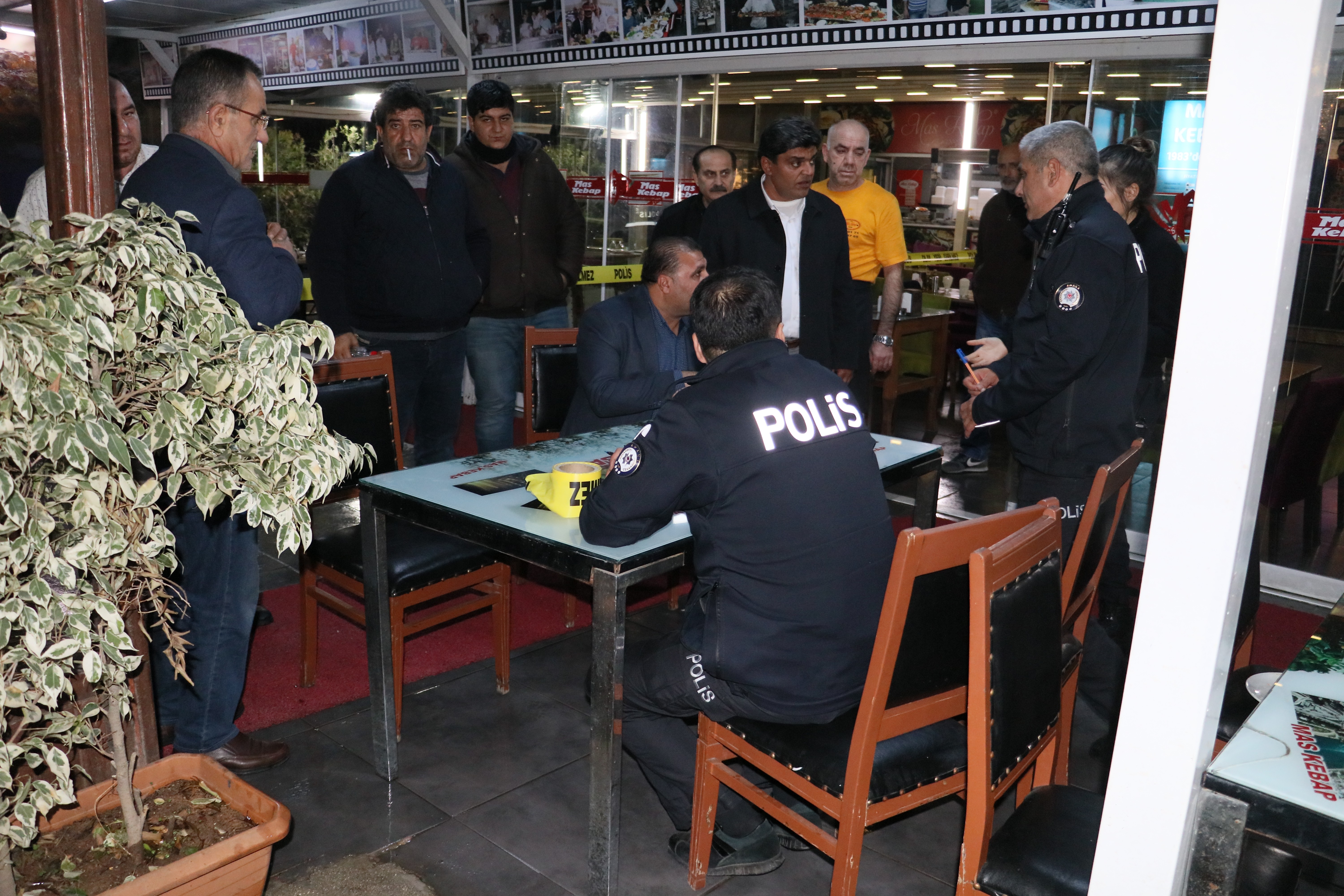 AK Parti Seyhan Belediye Başkan Adayı Yeni’ye bıçaklı saldırı